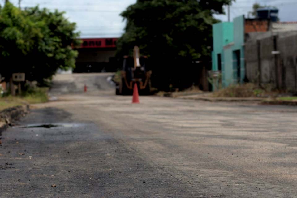 Prefeitura de Ji-Paraná mantém serviços de operação tapa-buracos