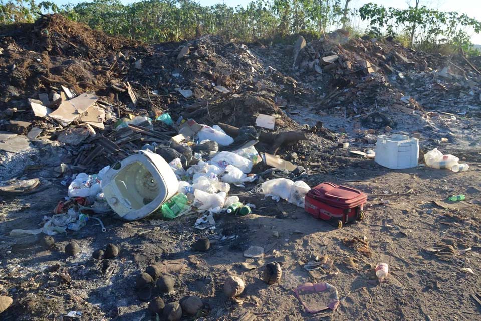 Justiça de Rondônia isenta ex-prefeito, mas condena município do interior a tomar série de medidas para regularizar área de ‘‘lixão’’