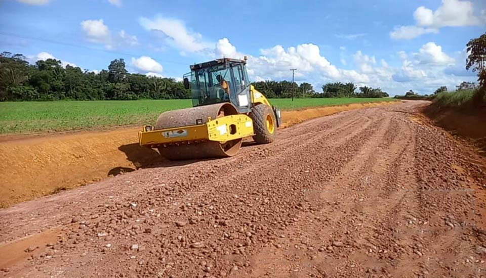 Distrito de União Bandeirantes recebe obras de infraestrutura executadas pelo DER