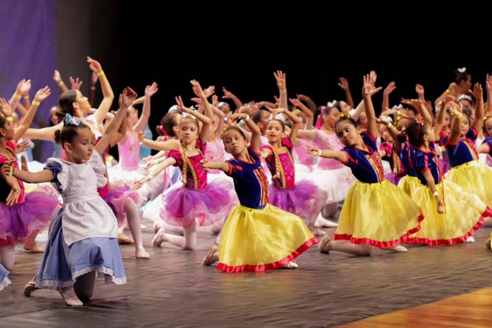 Fundação de Cultura realiza espetáculo de balé e dança do ventre