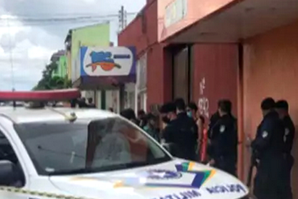 Homem é preso após ameaçar funcionários de albergue em Porto Velho