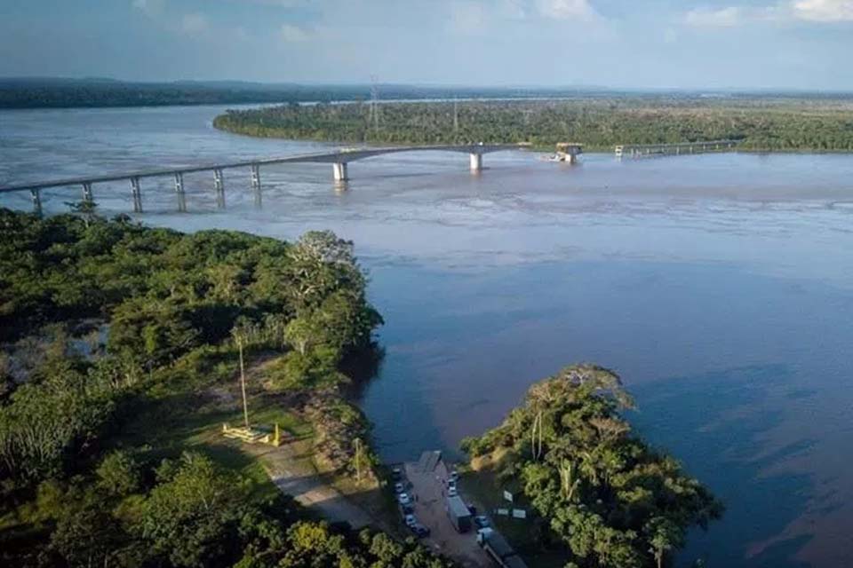 Bolsonaro inagura em setembro ponte que liga Porto Velho à Rio Branco(AC)