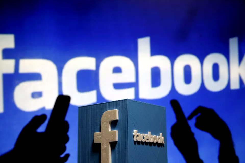 Facebook suspende rede de contas russas falsas, e alerta para ameaça em eleições dos EUA