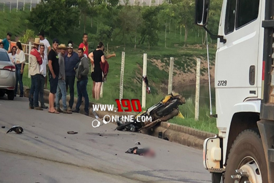 Mototaxista morre após colisão com carro na RO 383 em Alta Floresta