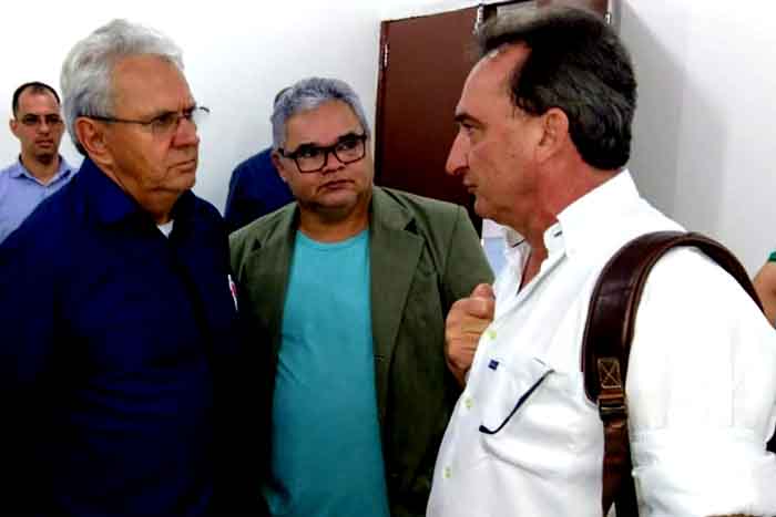 Prefeito, vereadores e vice-governador visitam hospital municipal