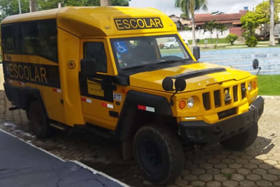 Micro-ônibus rural escolar reforça frota de veículos da Secretaria de Educação 