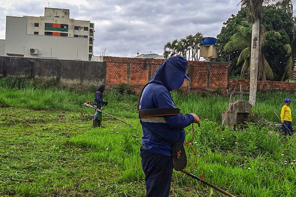 Secretaria Municipal de Obras e Serviços Públicos conclui limpeza em cemitérios da cidade