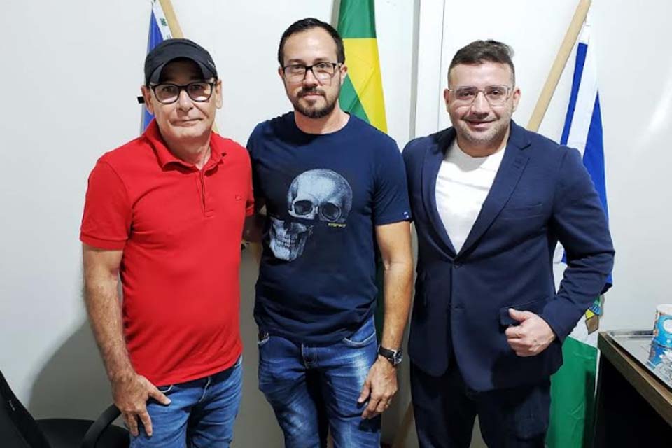 Deputado Ribeiro do Sinpol se reúne com prefeito Alex Testoni e firma parceria com o município de Ouro Preto do Oeste