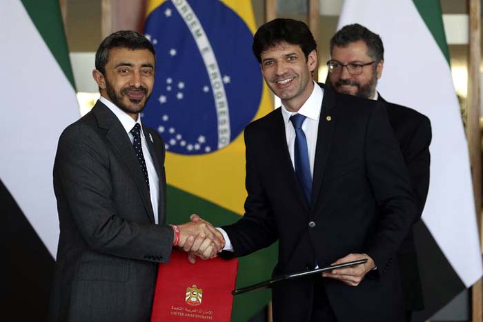 Brasil e Emirados Árabes firmam acordo nas áreas de economia e turismo