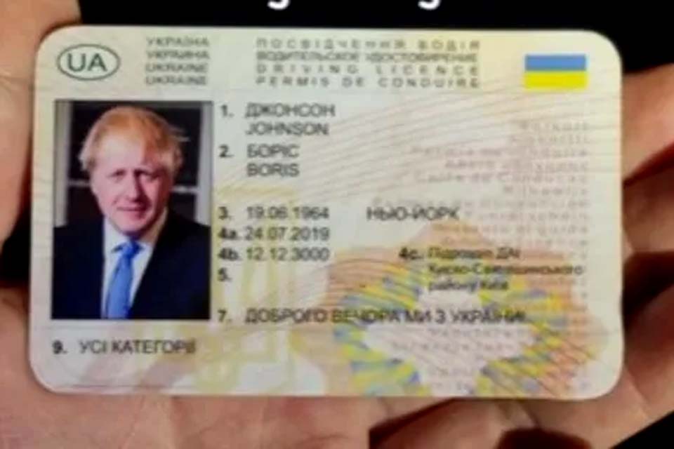 Homem preso na Holanda por se passar por Boris Johnson com carteira de motorista falsa