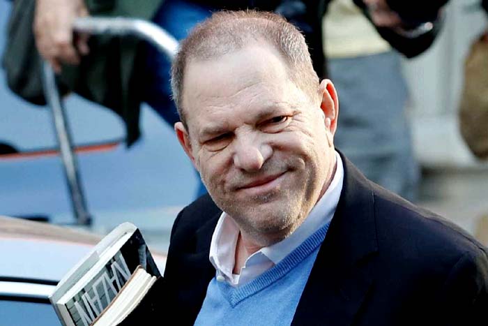 Promotoria derruba uma das acusações contra produtor Harvey Weinstein