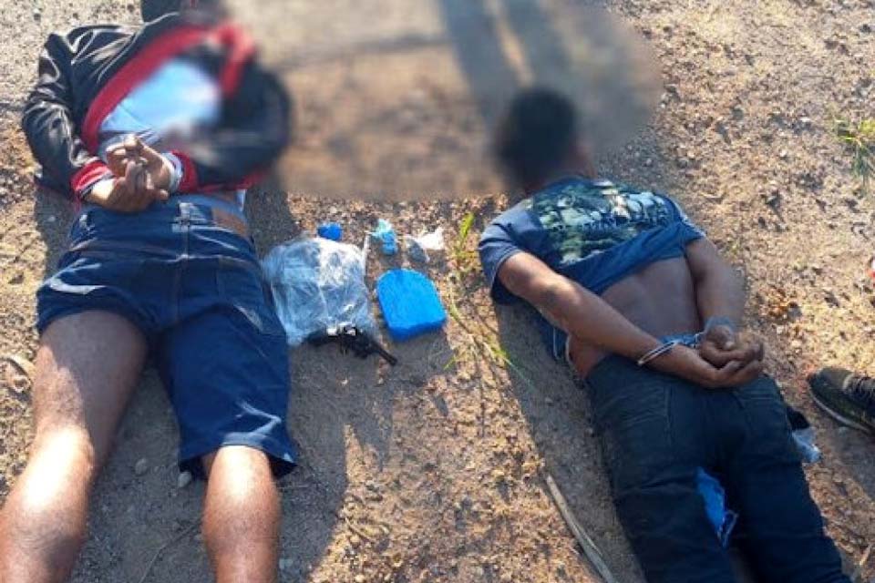 Duas pessoas são presas com droga e armas em Nova Mamoré