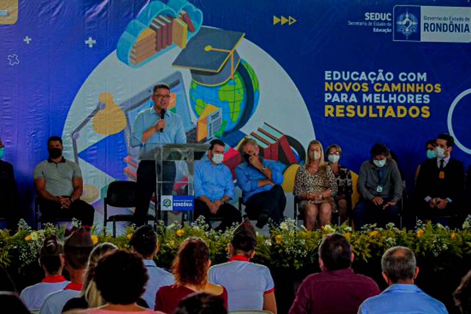 Governador Marcos Rocha oficializa o início do ano letivo na Rede Estadual de Ensino durante solenidade em Ariquemes