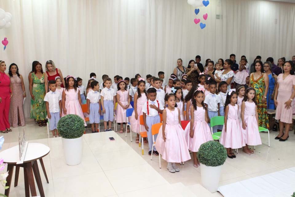 Escola Maria da Conceição dos Santos realiza cerimônia de formatura de alunos