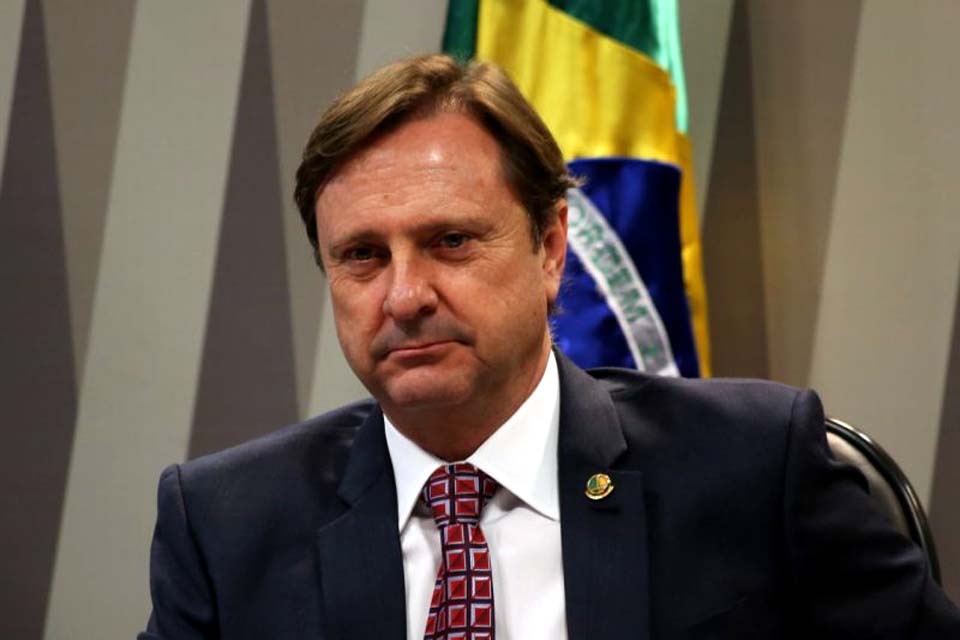 Justiça de Rondônia garante liberdades de expressão e de imprensa ao negar indenização exigida pelo senador Acir Gurgacz