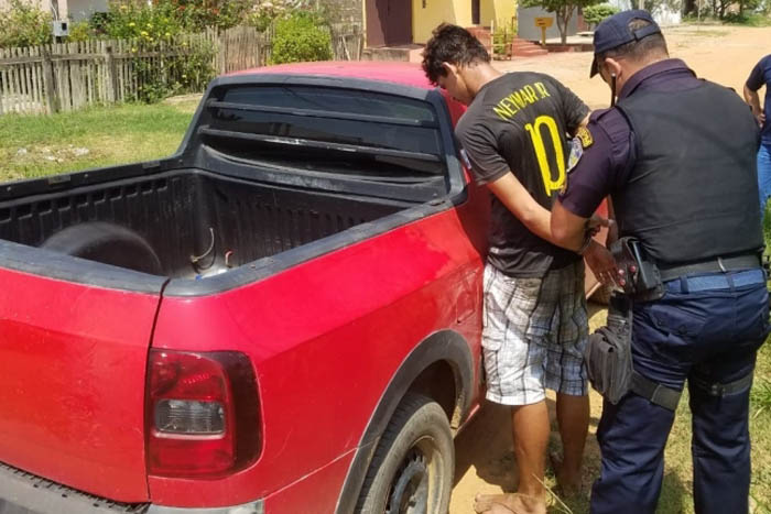 Moradores imobilizam ladrão de motocicleta em Ji-Paraná