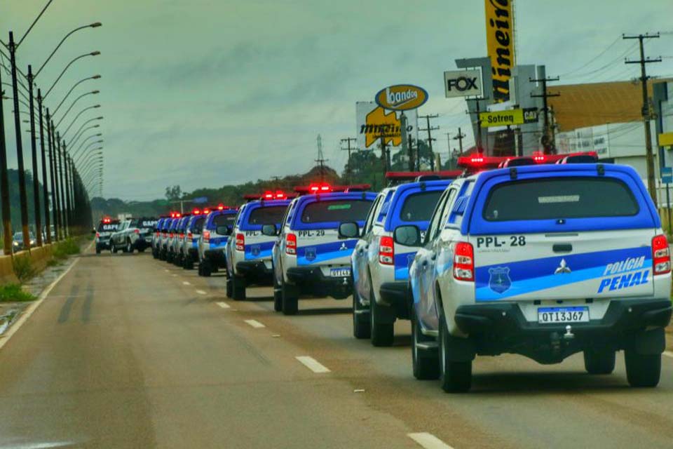 Policiais penais realizam carreata com nova frota de veículos do Sistema Penitenciário nas ruas de Porto Velho
