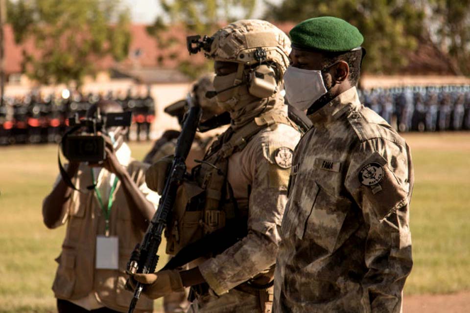 Ataque jihadista deixa dezenas de civis mortos no Mali