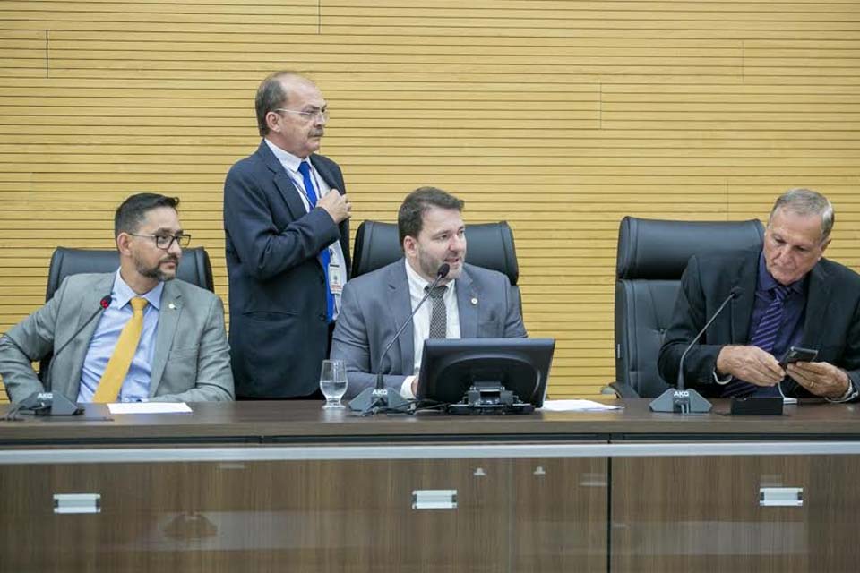 Assembleia Legislativa de Rondônia aprova projetos e Proposta de Emenda à Constituição em sessão ordinária    