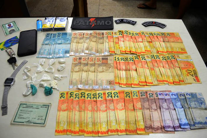 Polícia Militar prende suspeito com droga e dinheiro em Jaru