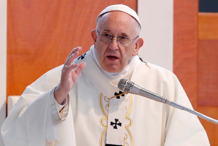 Papa diz que governo desonesto costuma difamar adversários