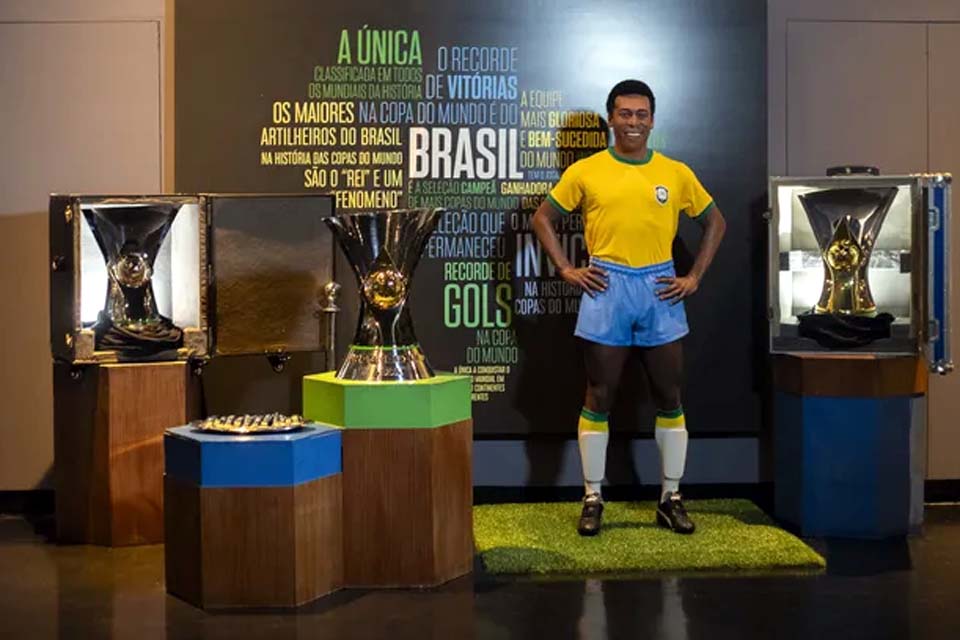 CBF produz três taças para levá-las a jogos de Palmeiras, Atlético-MG e Flamengo