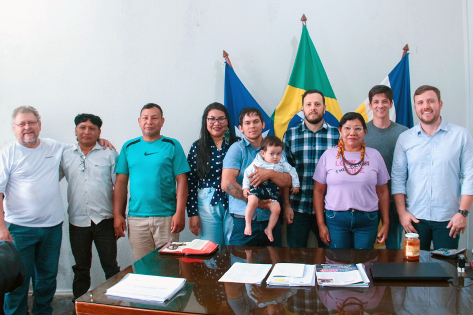 Lideranças indígenas se reúnem com prefeito para a criação da Coordenadoria de Assuntos Indígenas 