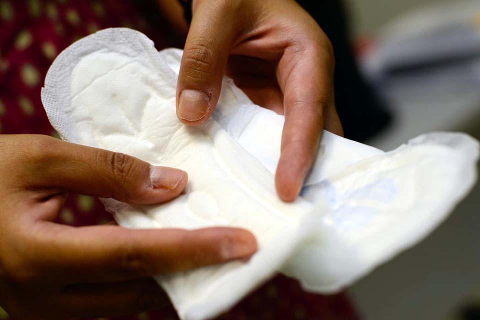 Distribuição de absorventes beneficiará 24 milhões de mulheres