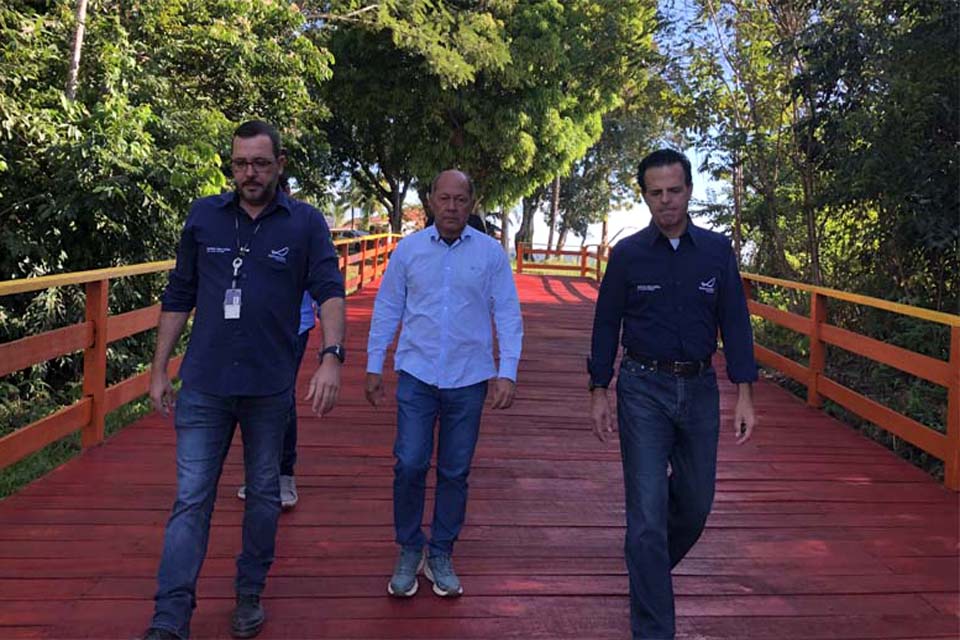 Coronel Chrisósotomo visita obras na Vila Nova de Teotônio realizadas pela Santo Antônio Energia