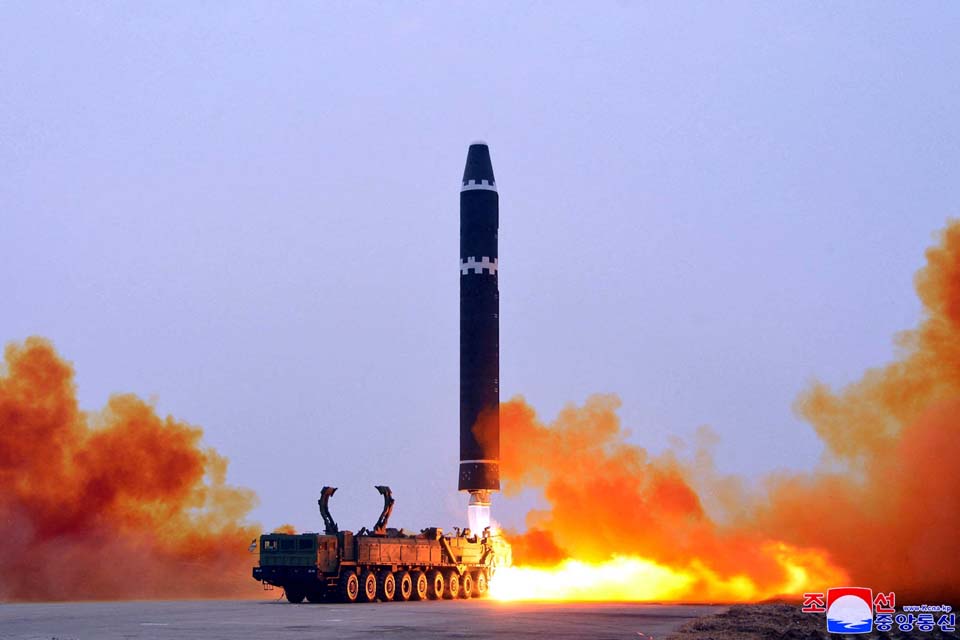 EUA, Coreia do Sul e Japão condenam disparos de mísseis norte-coreanos