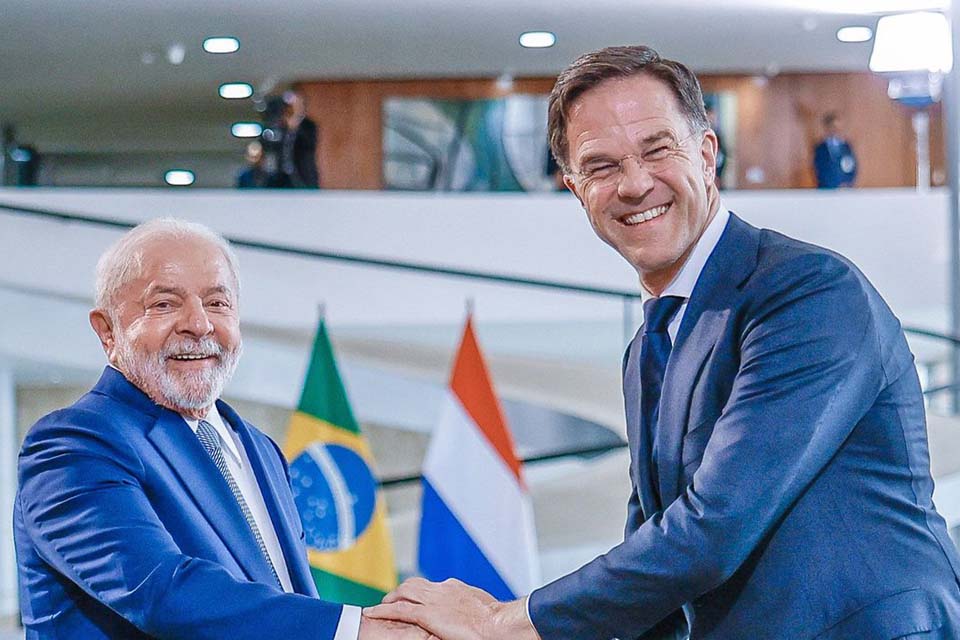 Brasil pode ajudar na busca pela paz na Ucrânia, diz premiê holandês