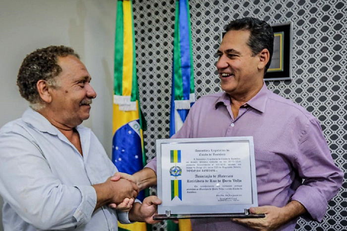 Maurão entrega voto de louvor à Associação de Materiais Recicláveis de Rua de Porto Velho