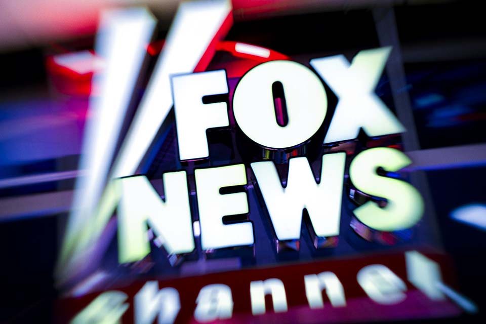 Fox News pagará R$ 3,9 bi após fake news contra fabricante de urnas