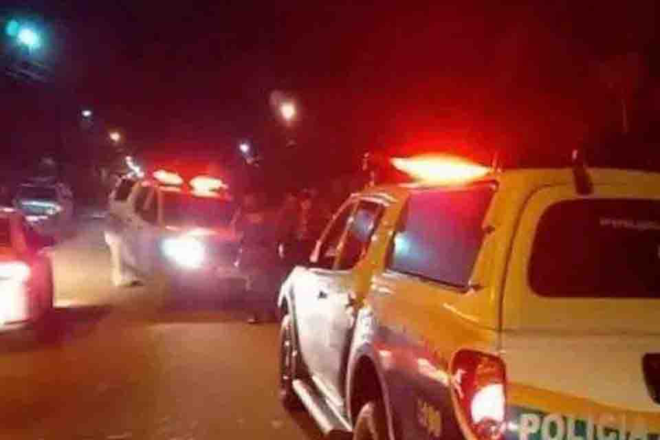 Três criminosos invadem ônibus em Porto Velho e cometem arrastão
