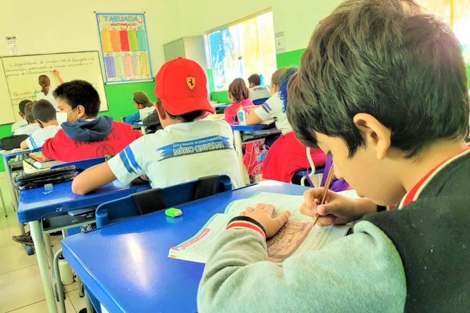 Aumento de vagas e controle da evasão escolar garante recurso à educação no município