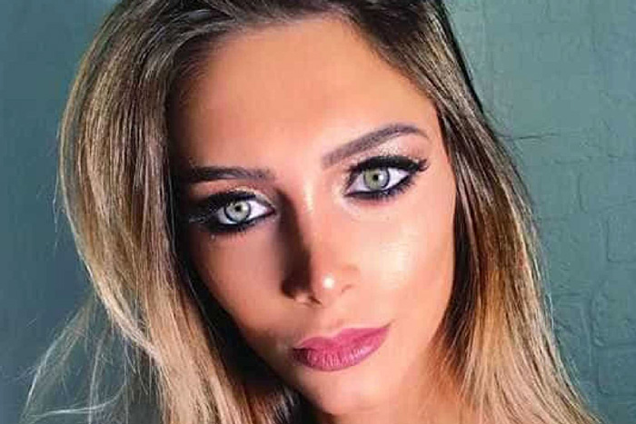 Filha de Eduardo Cunha faz bico como vendedora de camarote na Sapucaí
