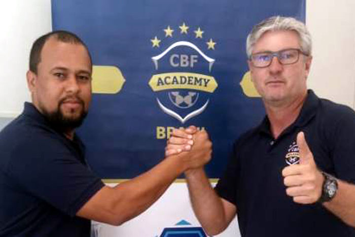 Tiago Batizoco conclui curso de treinadores Licença A da CBF