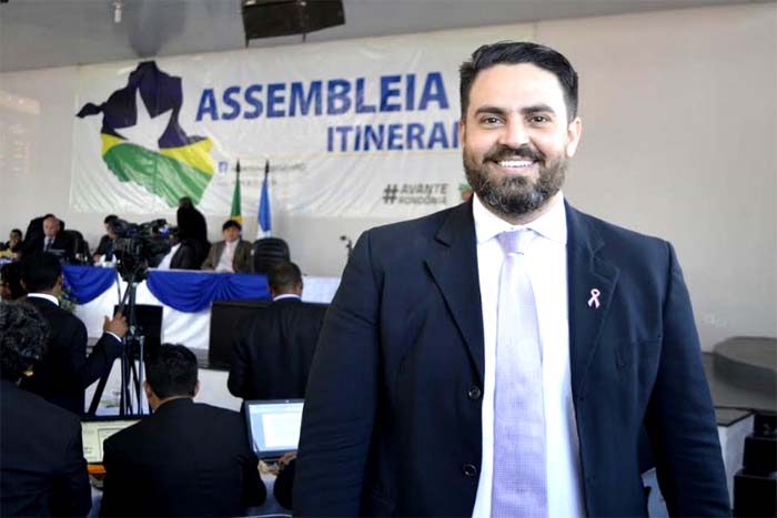 Léo Moraes participa de Sessão Extraordinária Itinerante da Assembleia Legislativa em Pimenta Bueno