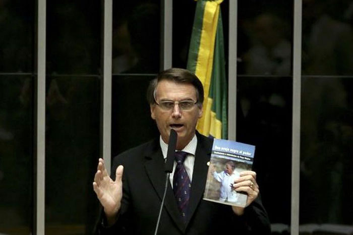 Racista é a Procuradoria, diz Bolsonaro sobre acusação