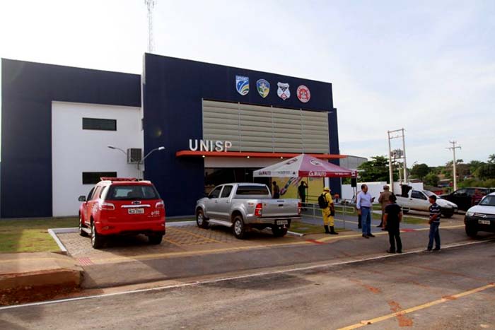 Confúcio Moura pede mediação de conflito ao inaugurar Unisp em Ji-Paraná