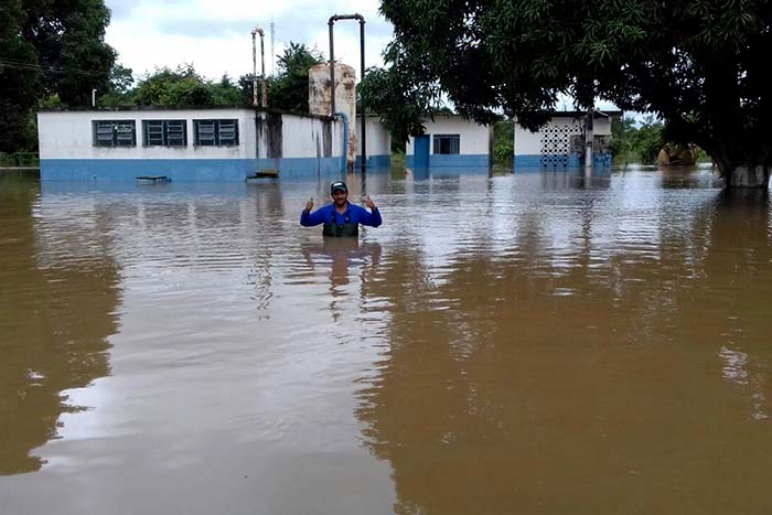 Abastecimento de água em Riozinho é interrompido em razão de enchentes
