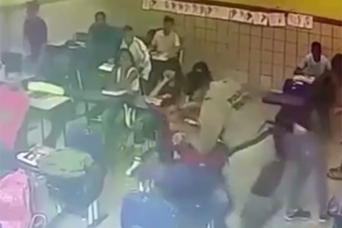 Policial agride estudante dentro de sala de aula em Maceió