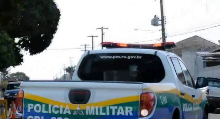 Bandidos roubam, aterrorizam família e atiram na Polícia Militar
