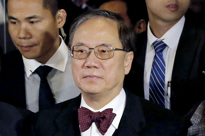 Ex-chefe de governo de Hong Kong é condenado a 20 meses de prisão