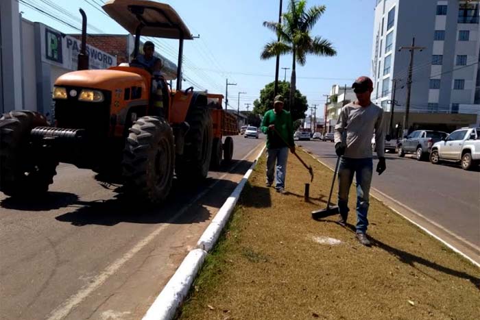 Avenida Major Amarante é beneficiada novamente com limpeza pela Semosp