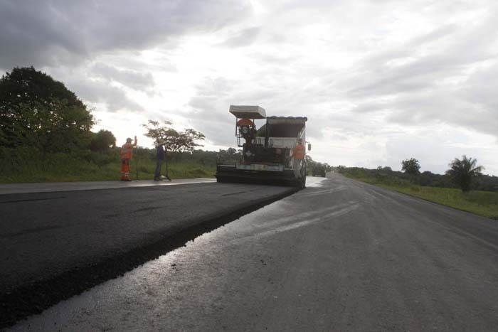 Investimento em obras de pavimentação garante a melhoria da infraestrutura para os municípios rondonienses