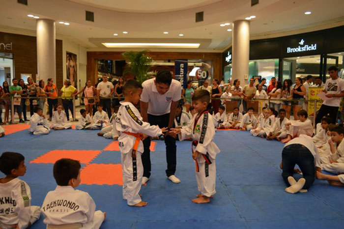 Coisa de criança: atleta do taekwondo coleciona medalhas e disputa Brazil Open
