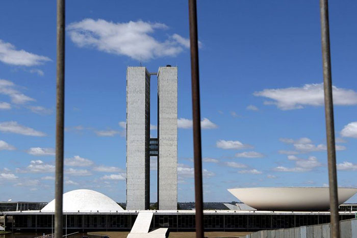 Partidos articulam uma saída negociada com o Planalto
