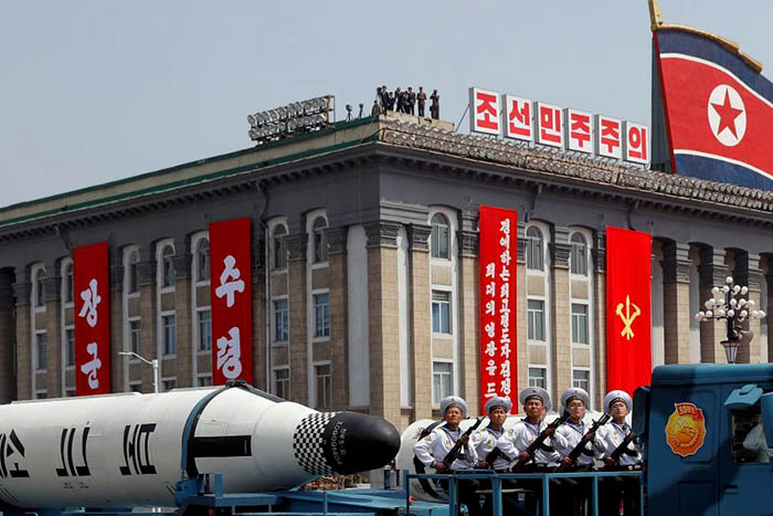China envia 100 mil militares para fronteira com a Coreia do Norte