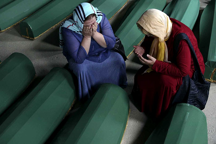 20 mil mulheres pedem justiça por abusos na guerra da Bósnia